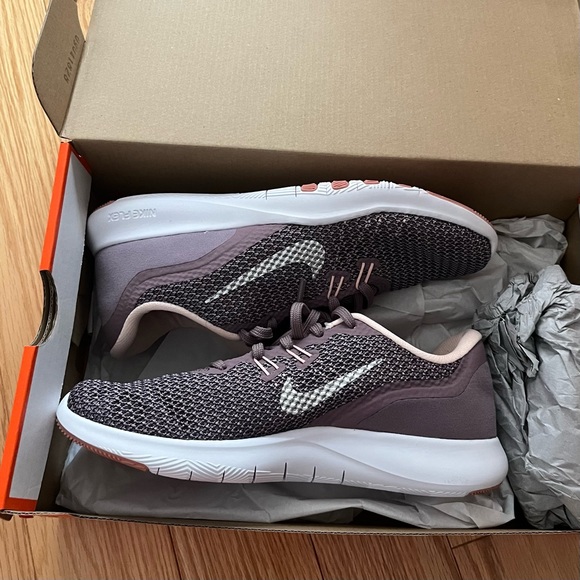 Nike Shoes - NWT Nike Flex Trainer 7 Bionic